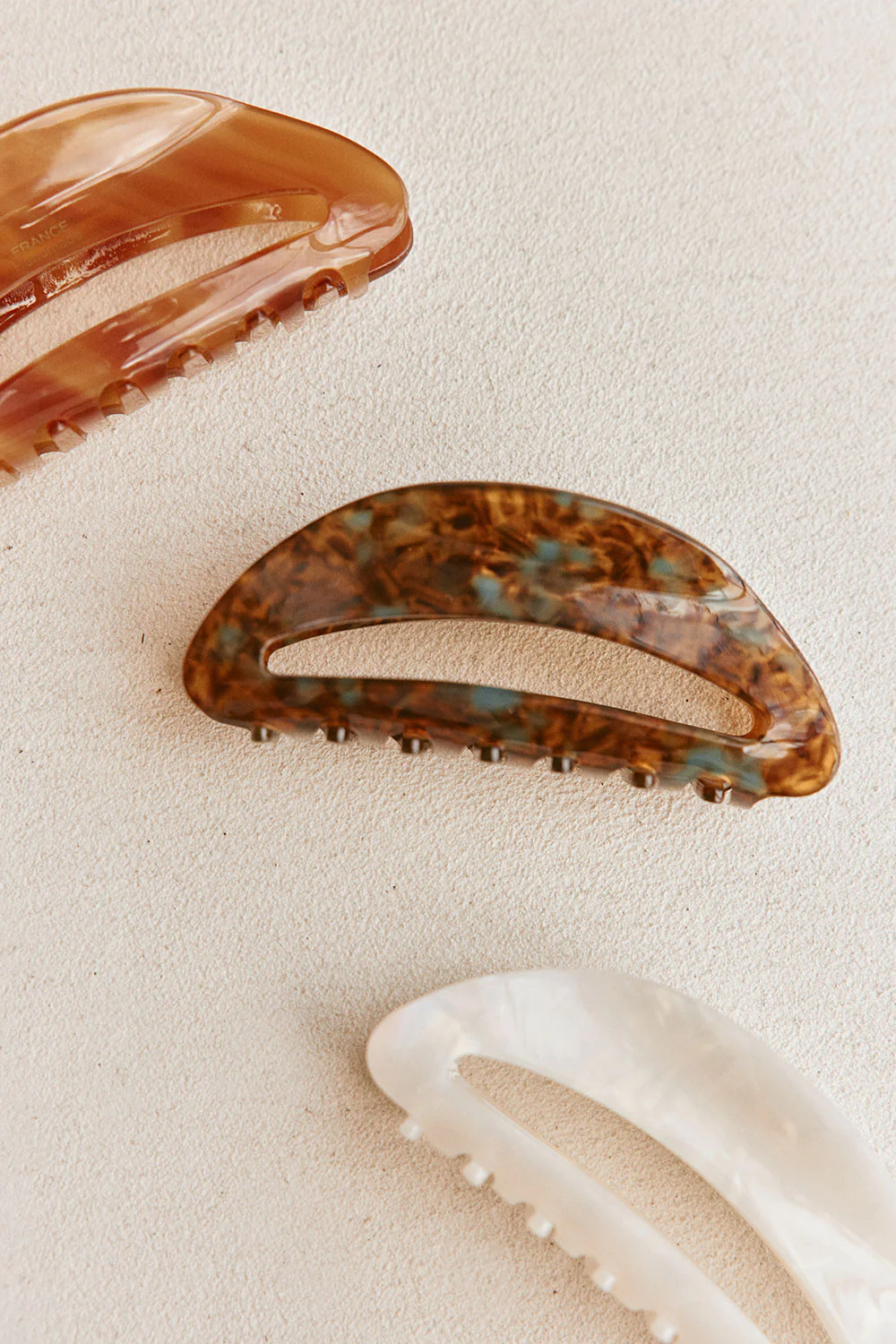Anais Claw Clip - Speck - Image 3