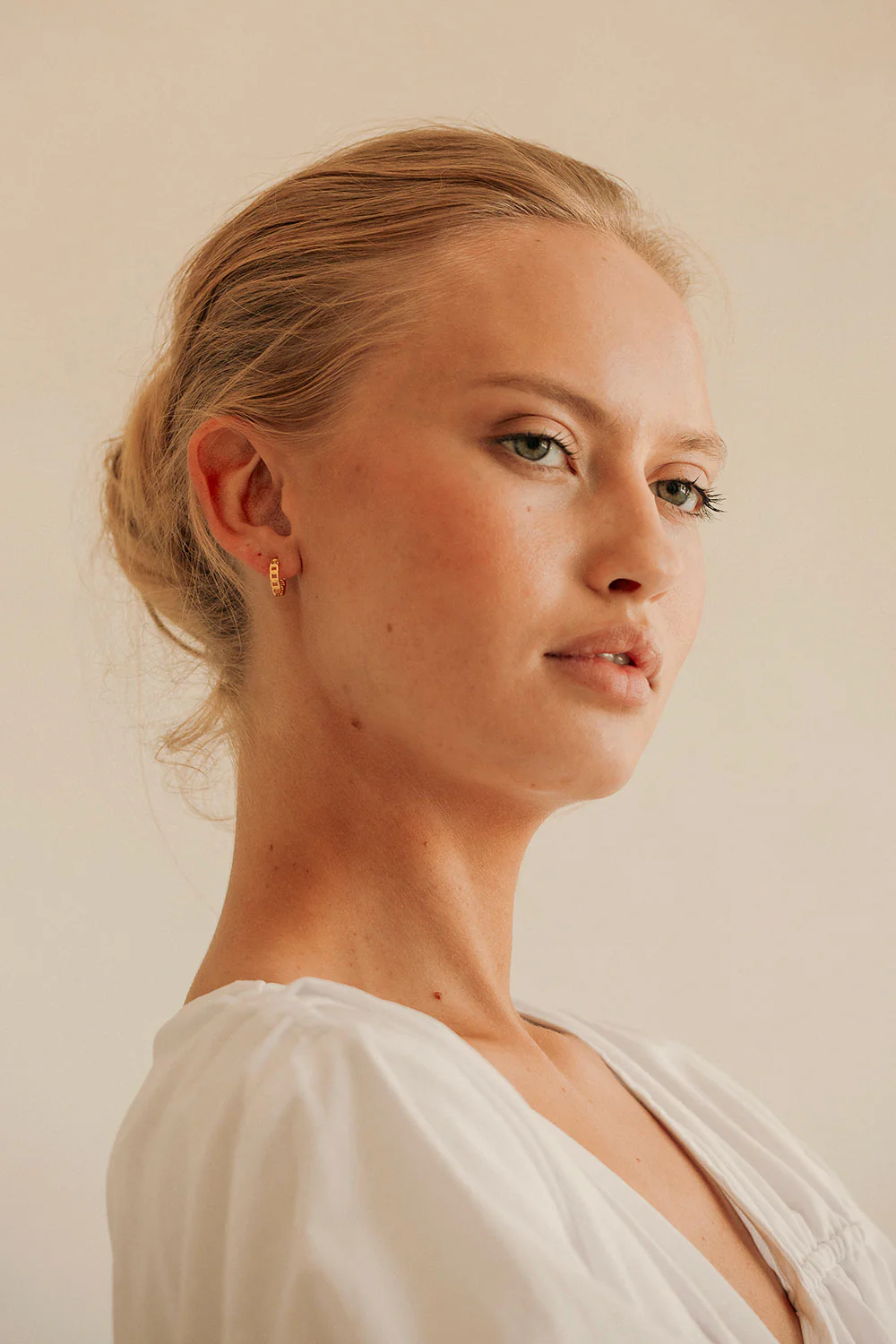 Eve Huggie Earrings - Gold - Image 2