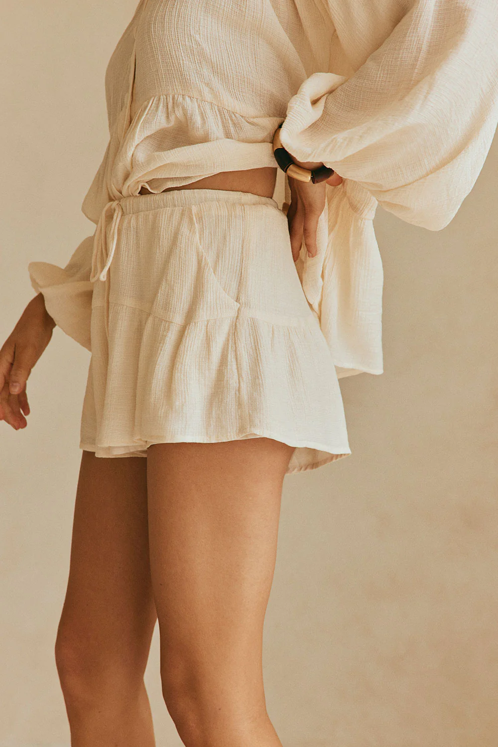 SAMPLE-Huxley Shorts - Cream - Image 4